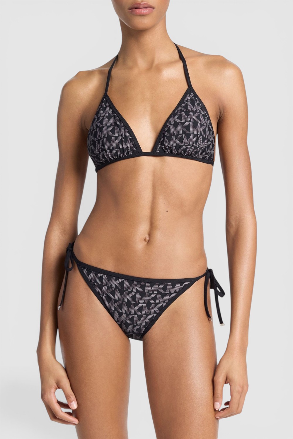 תמונת כל הלוק של תחתוני ביקיני דו צדדיים